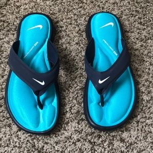 Nike flip flops